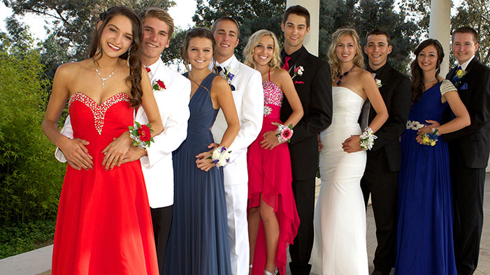 What to Do When Your Pals Who Said They Wouldn't Get Dates ALL GOT DATES FOR PROM
